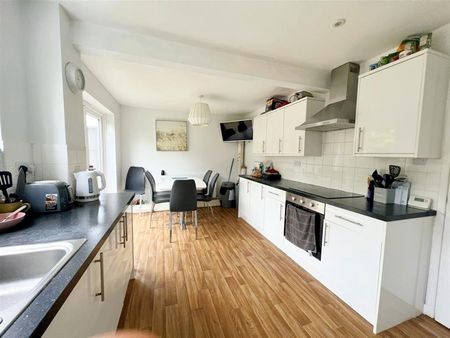 1 Bedroom House / Flat Share to let - Photo 5