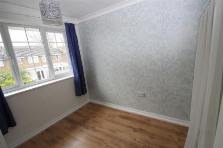 3 bedroom terraced house to rent - Photo 4