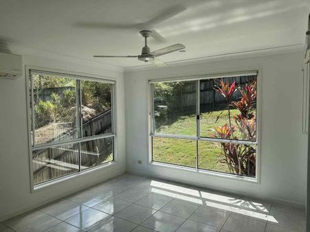 Spacious Two-Storey Family Home – Quiet Location, Modern Comforts - Photo 5