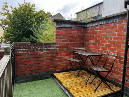 2 bedroom maisonette to rent - Photo 2