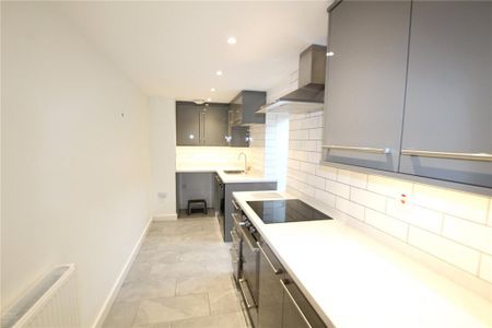 2 bedroom terraced house to rent - Photo 3