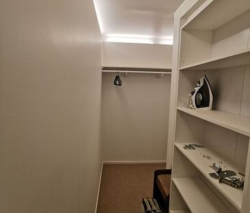 Fully Furnished Luxury Apartment - Photo 1