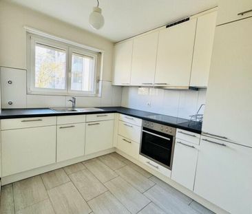 gepflegte 4 Zimmerwohnung im Hochparterre mit Balkon per sofort - Photo 2