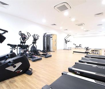 3 bedroom flat to rent - Photo 2