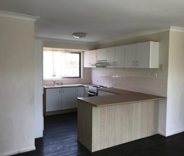 Easy walk to all amenities. - Photo 4