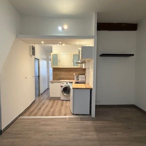 Location Appartement 2 pièces 27m² HYERES 83400 - Photo 1