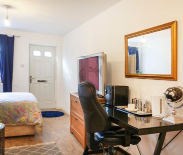 Studio to rent - Photo 5