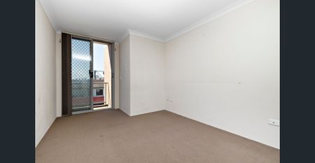 Spacious Unit in Prime Location - Photo 2