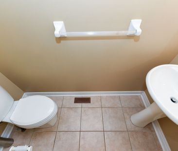 For Lease - 15 Cooperage Street, Brampton, Ontario - Photo 4