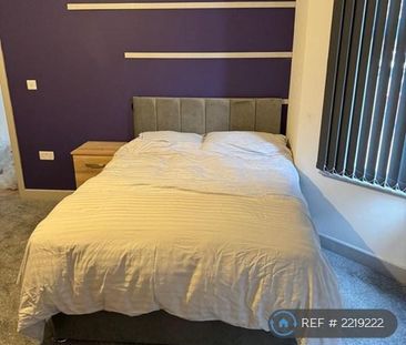 1 bedroom in a house share to rent - Photo 3