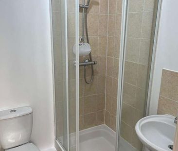 Bournemouth, Dorset, BH5 - Photo 3