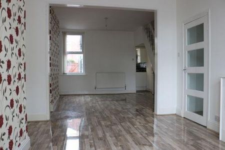 3 bedroom terraced house to rent - Photo 2