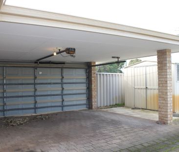 Solar Panels & Air Con - Photo 4