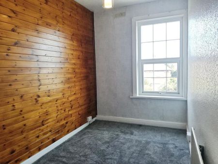 3 bedroom end of terrace house to rent - Photo 3
