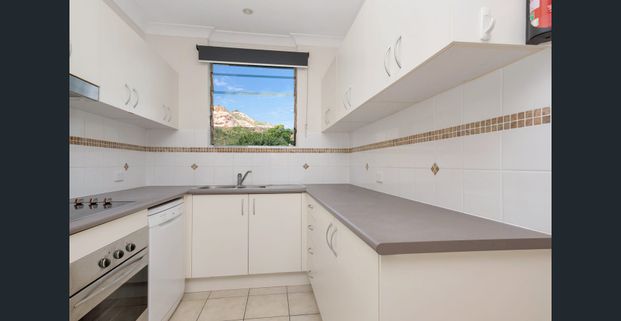 Coastal 2-Bedroom Apartment - Photo 1