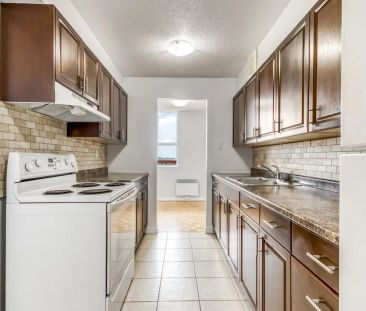 901 Lasalle — 2 Bedroom - Photo 2