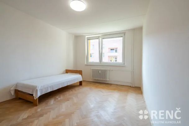 Pronájem moderně zrekonstruovaného bytu 3+1 s lodžií, 75,4 m - Photo 1