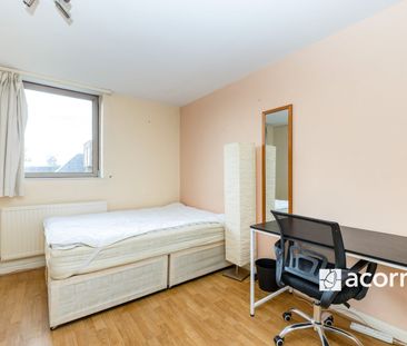 Flat to rent - Asher Way, London, E1W - Photo 2