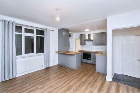 2 bed lower flat to rent in NE5 - Photo 2