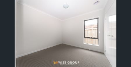 Modern Family Living in the Heart of Highgrove Estate - Photo 5