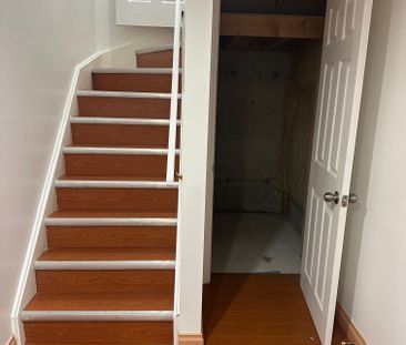 For Lease - 562 Skinner Avenue Unit# Lower, Newmarket, Ontario - Photo 3