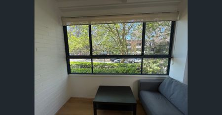 Sun-Drenched & Spacious Home in the Heart of Crows Nest! - Photo 5