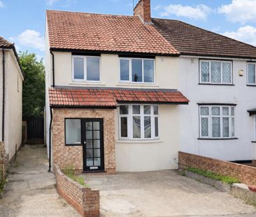 Bishops Road, Hayes UB3, London - Photo 1