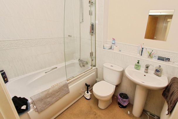 2 bedroom flat to rent - Photo 1