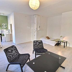 Appartement 1 pièces MARSEILLE 10EME 547 euros - Photo 3