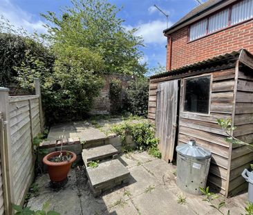 2 bedroom terraced house to rent - Photo 3