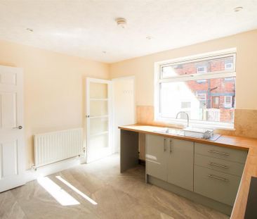 2 bedroom terraced house to rent - Photo 6