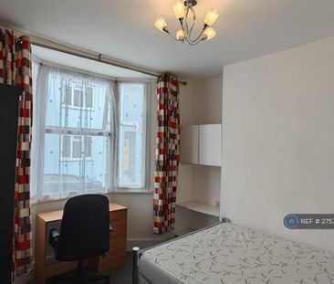 4 bedroom terraced house to rent - Photo 3