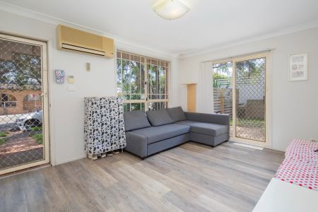 11B Turana Parade - Photo 2