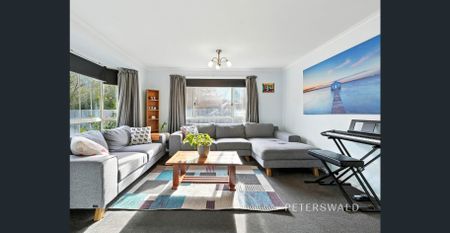 Comfort, Space & Seamless Entertaining in the Heart of Old Beach - Photo 2