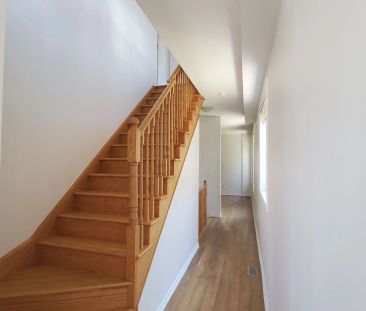 593 Remembrance Road #upper - Photo 3