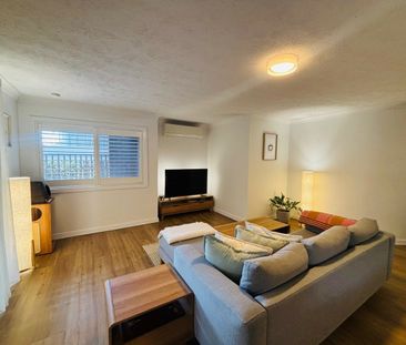 Spacious and Stylish Ground Floor Unit in Prime Clayfield Location - Photo 1