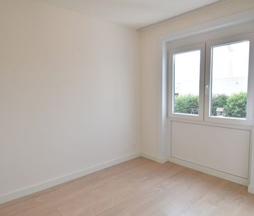 Vernieuwd appartement met 2 slaapkamers in Kortrijk - Photo 3