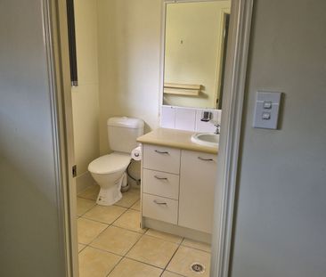 Very Rare Low Set Unit in Lovely Victoria Cove - 3 bed / 2 bath - Photo 6