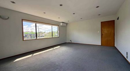 Spacious Living with Great Outdoor Areas – Pri... - Photo 4