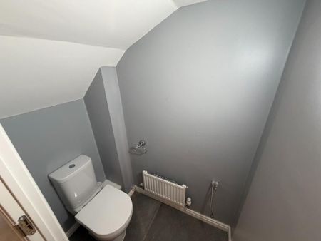 3 bedroom semi-detached house to rent - Photo 3