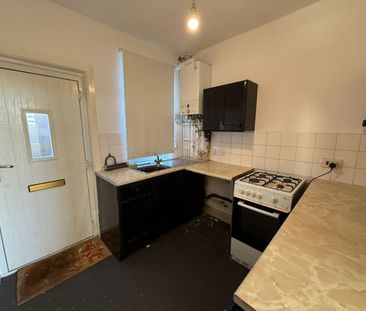 2 bed Terraced - To Let - Photo 2
