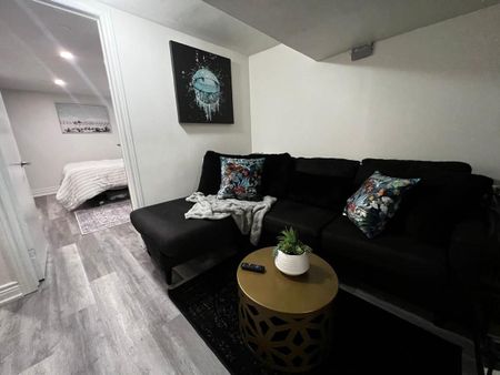 For Lease - 36 Mintwood Drive, Toronto, Ontario - Photo 3