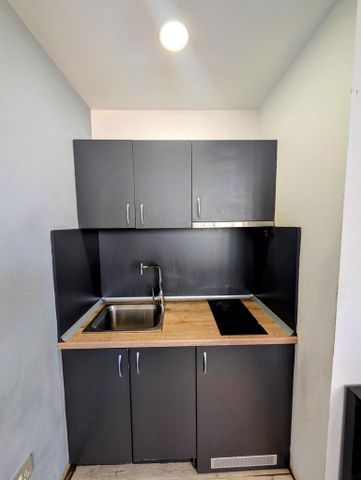 Studio to rent - Photo 2