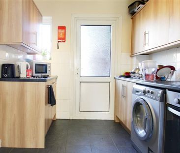 4 bedroom terraced house to rent - Photo 5