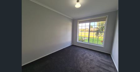 Generous Family Home - Photo 3