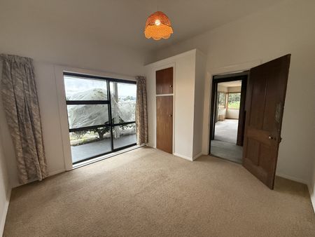 Sunny Rural Retreat with Comfort & Charm - Photo 4