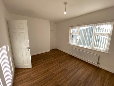 2 Bed Terraced House, Lichfield Street, M6 - Photo 4