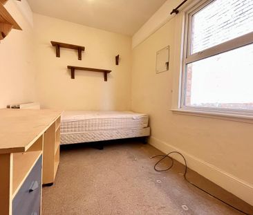 6 bedroom terraced house to rent - Photo 3