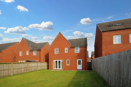 3 bedroom detached house to rent - Photo 2