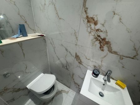 3 bedroom flat to rent - Photo 2